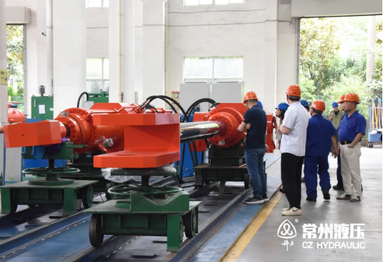 出廠驗收 | 四川大渡河雙江口水電站運行期生態供水洞液壓啟閉機順利驗收